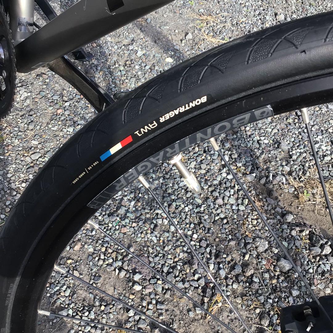 Trek FX 4 クロスバイク グレー