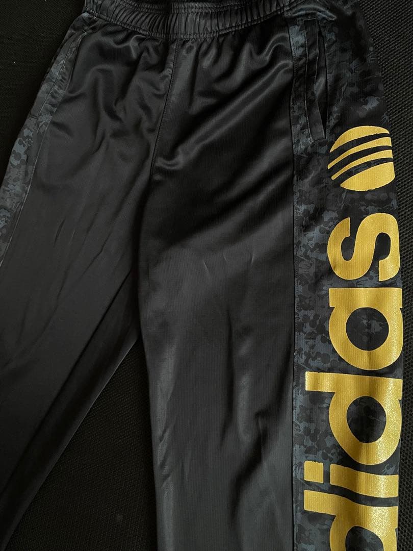 【希少】adidas ジャージ セットアップ 金 黒