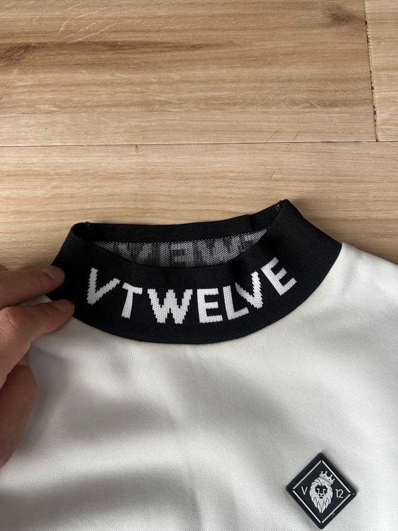 レディースウェア V12 LOGO NECK MOCK