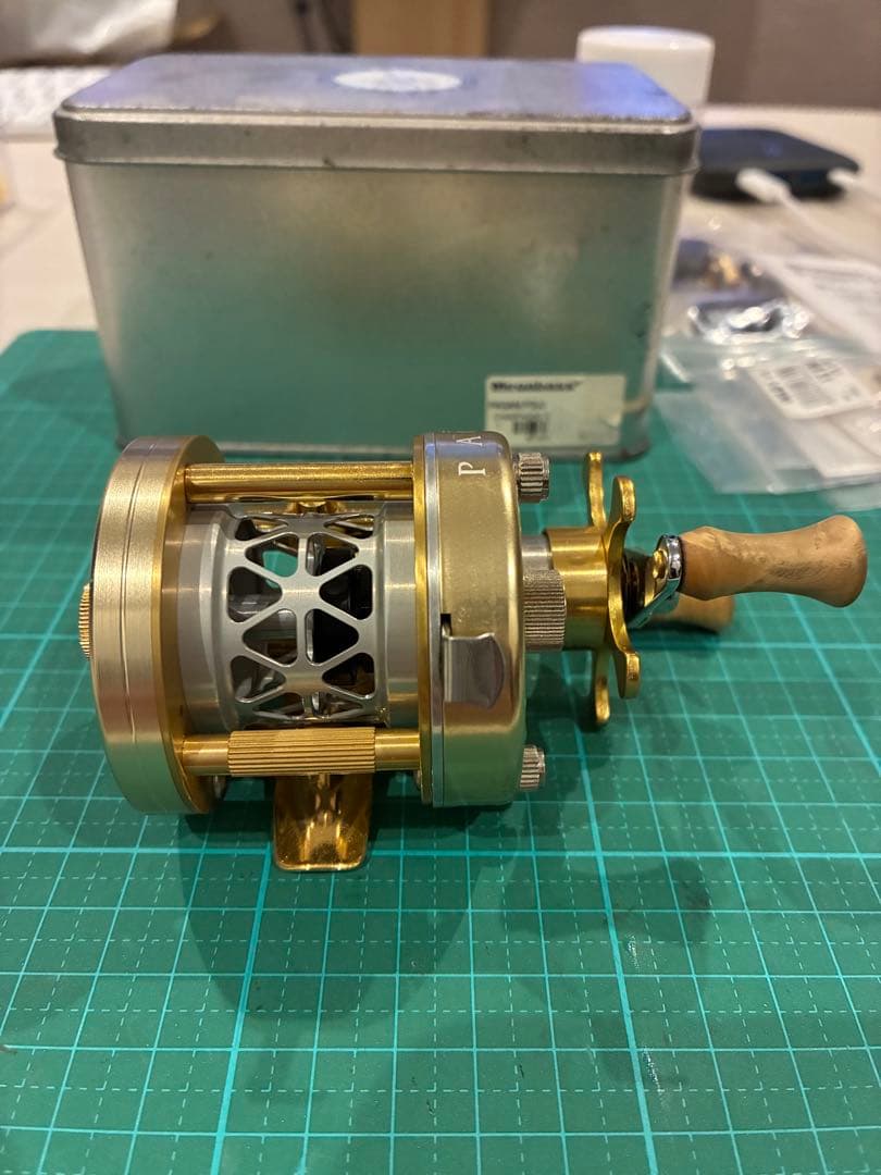 ⭐*️様 メガバス パガーニ P300R 渓流フルカスタム シャンパン/ゴールド