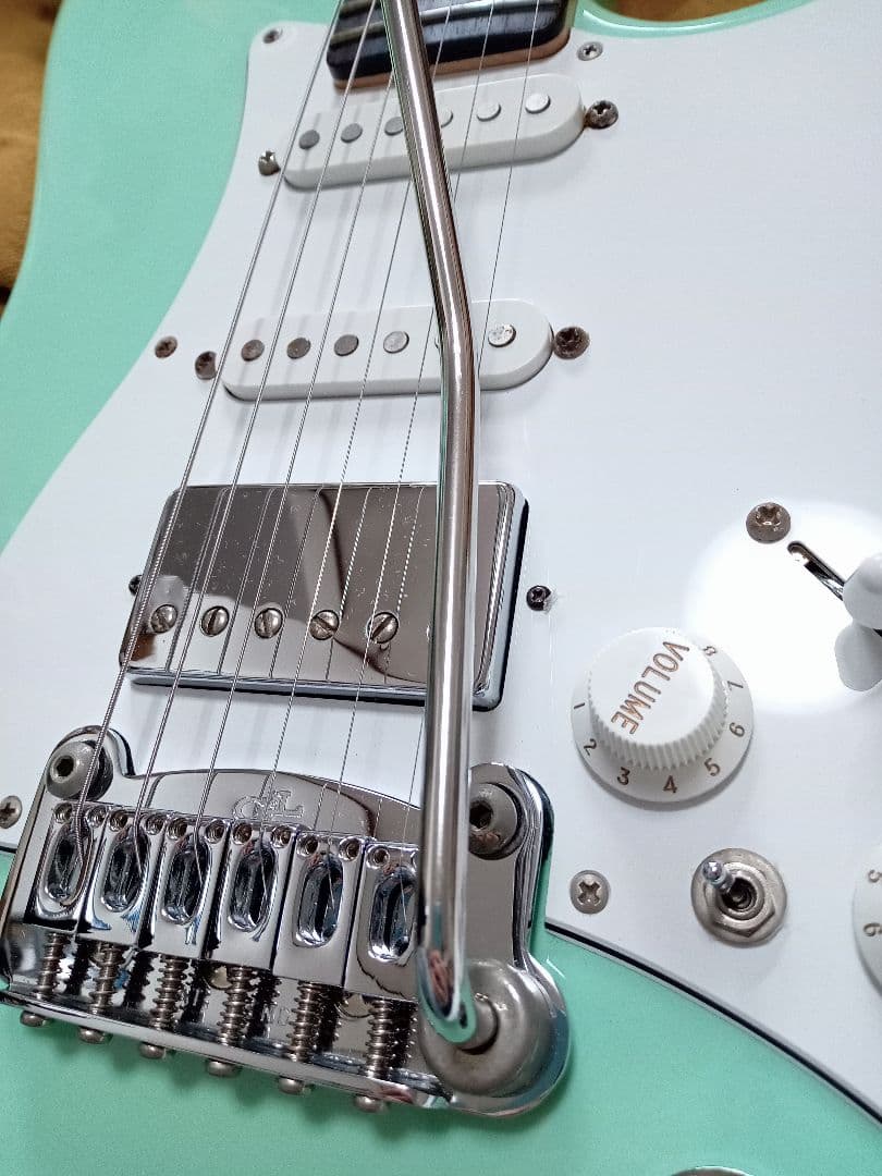 完璧ストラト∼超絶レア/G&L Legacy USA リアハム グリーン