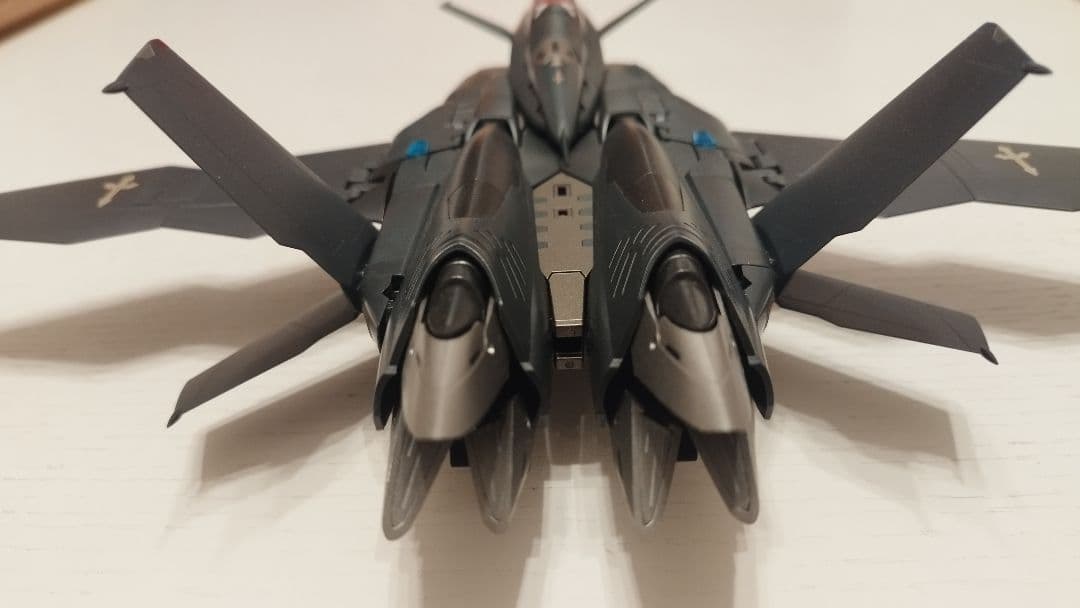 アルカディア 1/60 完全変形 SV-51γ イワノフ搭乗機