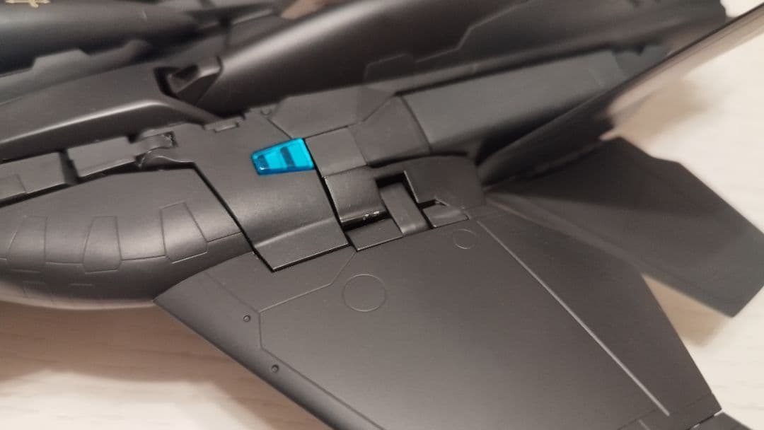 アルカディア 1/60 完全変形 SV-51γ イワノフ搭乗機