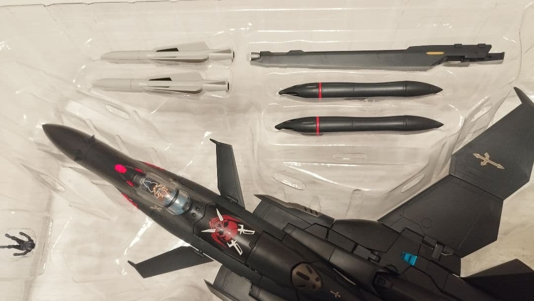 アルカディア 1/60 完全変形 SV-51γ イワノフ搭乗機