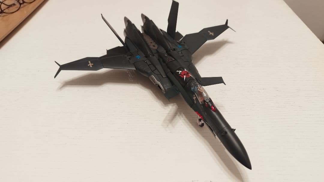 アルカディア 1/60 完全変形 SV-51γ イワノフ搭乗機