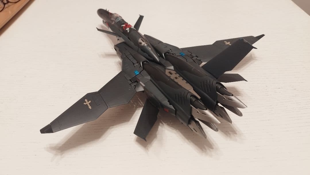 アルカディア 1/60 完全変形 SV-51γ イワノフ搭乗機