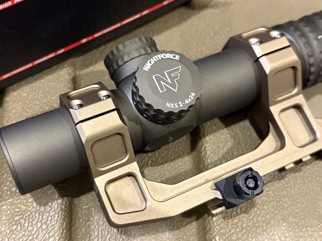 NIGHT FORCEタイプ NXS 1-4x24 スコープマウント 付き