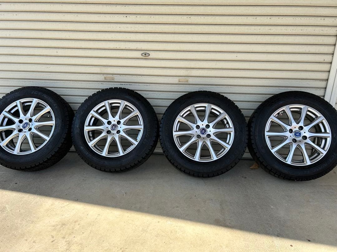 トヨタ・ライズ・ロッキースタッドレスタイヤホイールセット