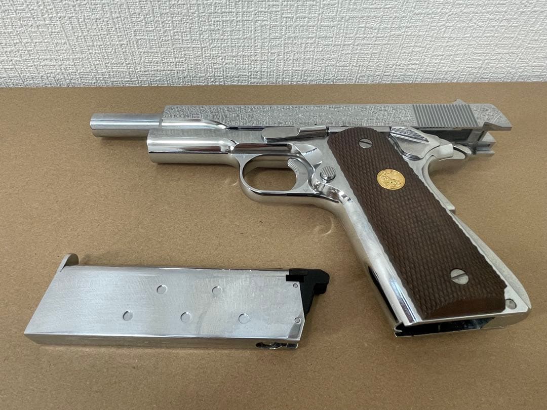 COLT 1911 ガバメント　ガスガン .45 ACP ニッケル