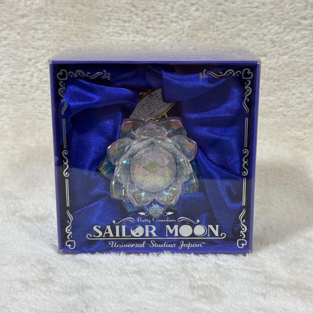 【新品】USJ セーラームーン 幻の銀水晶 ライティングチャーム 終売品