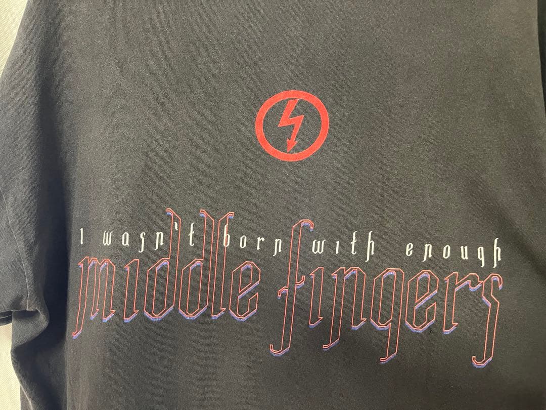 Marilyn Manson マリリンマンソン　middle finger