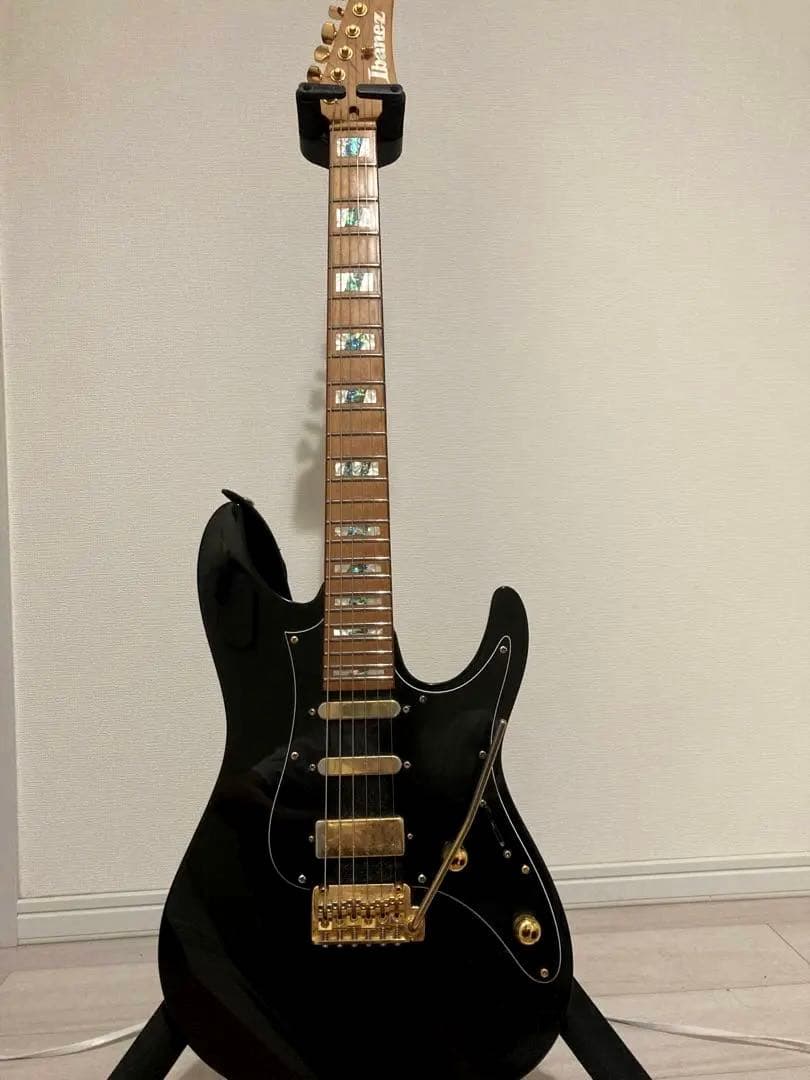 Ibanez THBB10 Tim Henson Polyphia 　ギター