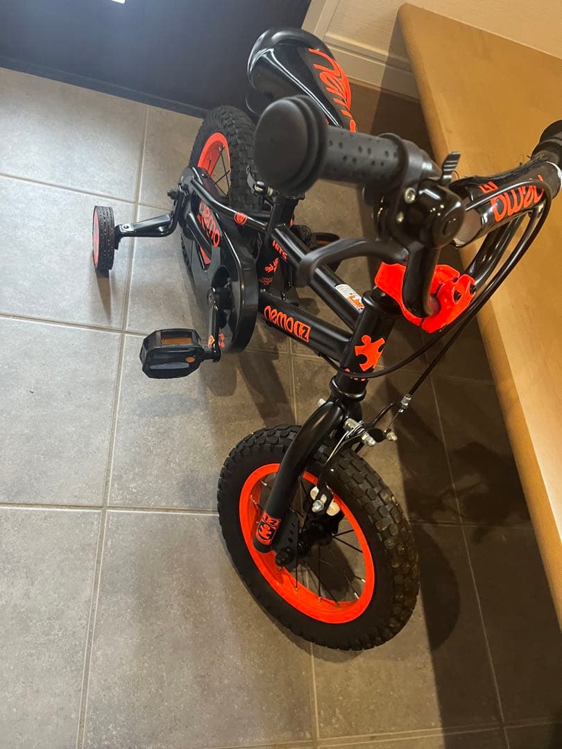 nemo 12 幼児用自転車 黒/オレンジ