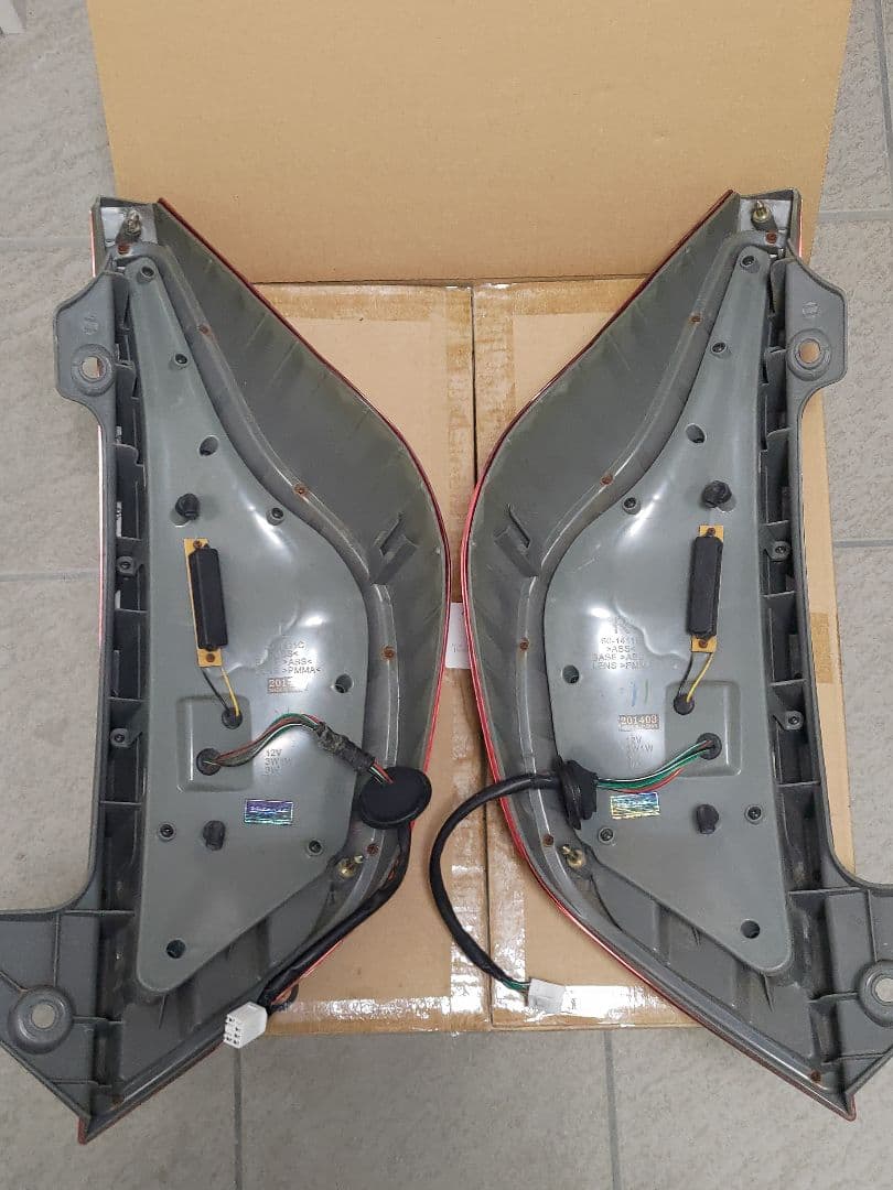 Khan　トヨタ/アクア Valenti LEDテールライト 　ジャンク品