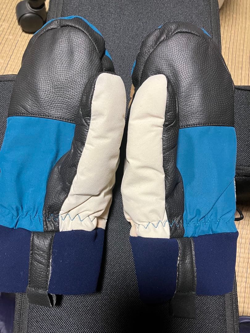 Volume Gloves kamikaze Mサイズ　スノーボード用グローブ