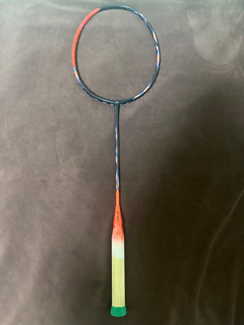 YONEX アストロクス77 PRO 4UG5 美品 バドミントンラケット