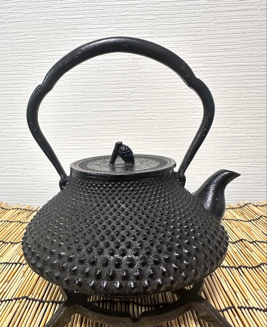 新品、栞、タグ付　南部文秀堂販売 南部耕分堂造　千鳥型アラレ　南部鉄瓶　南部鉄器