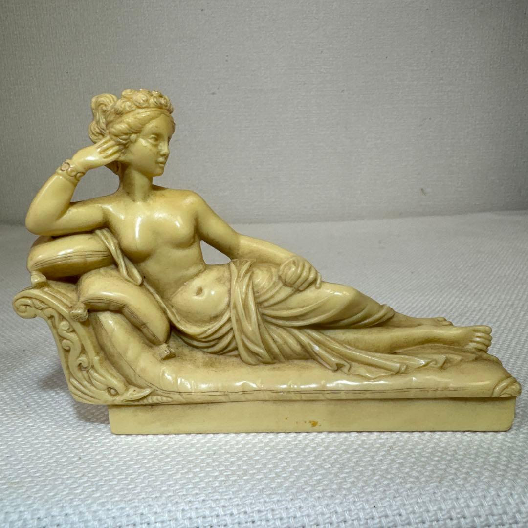 ギリシャ古代裸のりんごを持つ女性 馬の二輪車　２個セット　イタリア