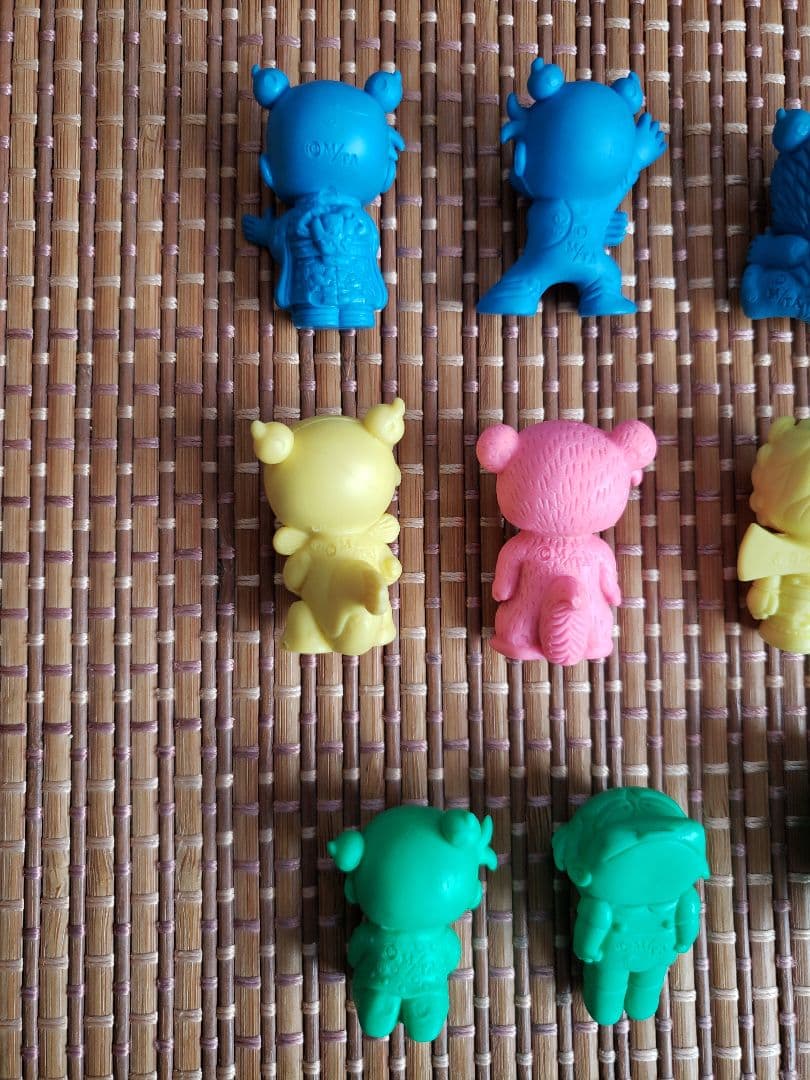 あさりちゃん消しゴム　ガシャポン　キャラクター　アラレちゃん　キン消し