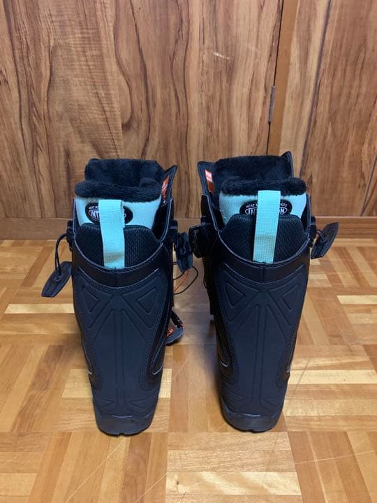 thirtytwo（サーティーツー ）スノーボード ブーツ