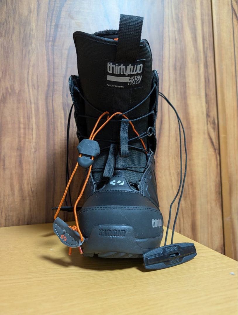 thirtytwo（サーティーツー ）スノーボード ブーツ