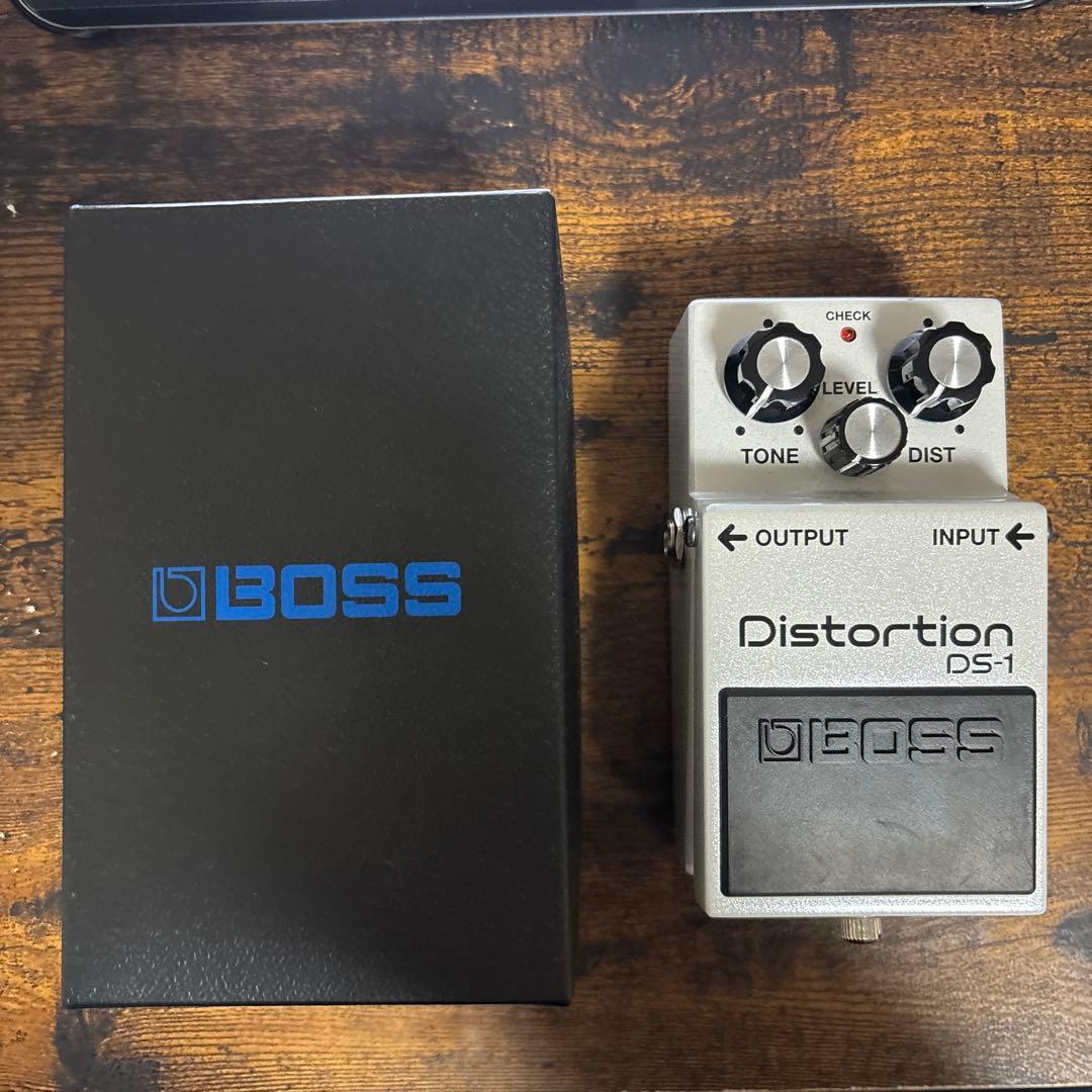 BOSS Distortion DS-1 WH ギターエフェクター