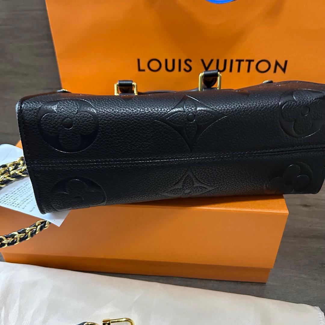 新品同様 ブラック　ショルダーバッグ