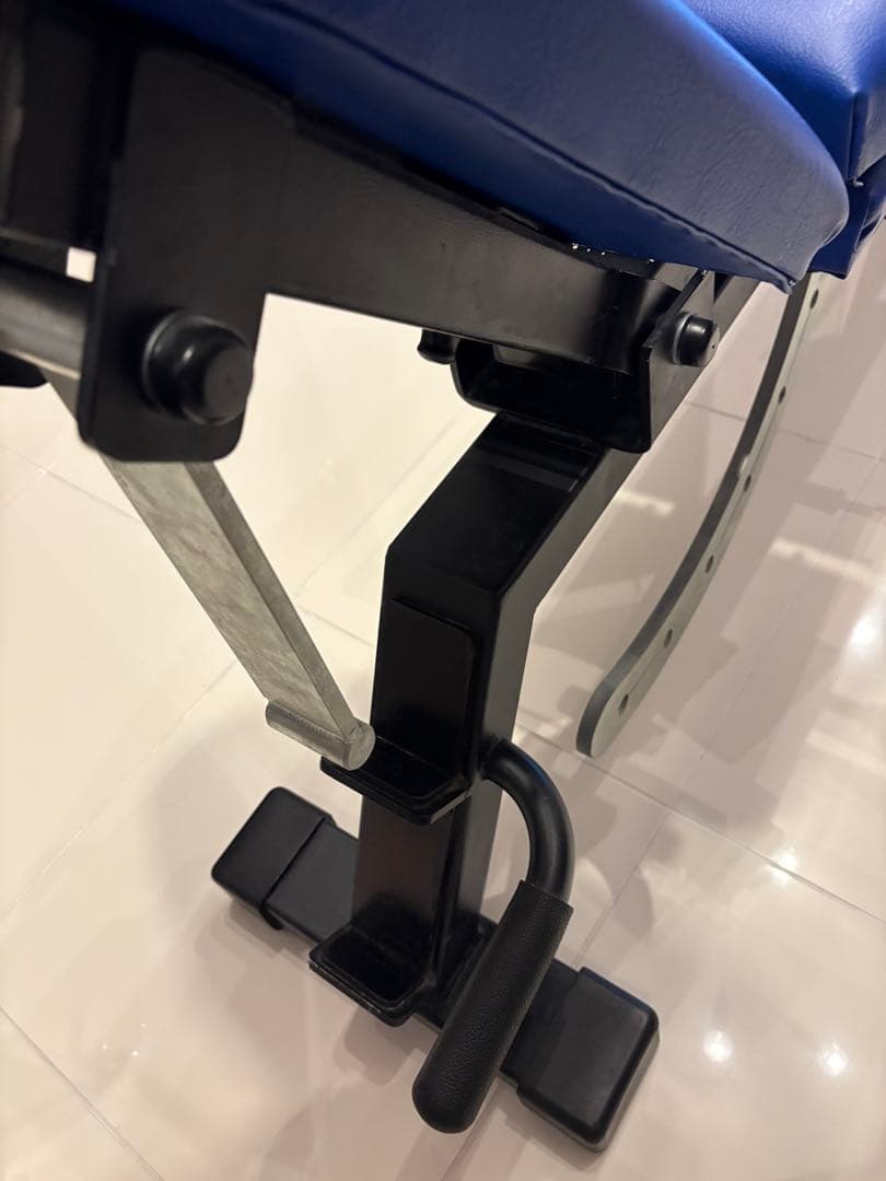 アジャスタブルベンチ　FW-2300の旧型 中旺ヘルス　日本製