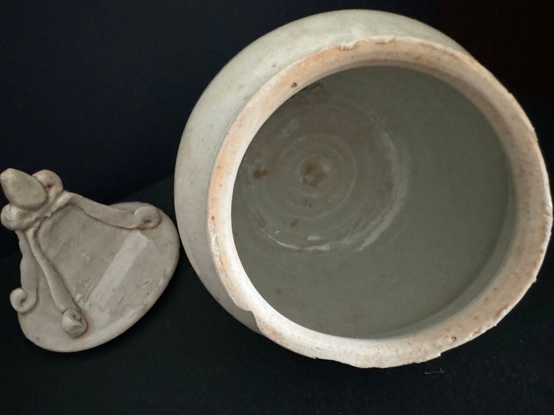 中国骨董　漢　青磁神亭小壺　蓋付き　茶入　茶壺　唐物　収蔵品　古美術(N-10)