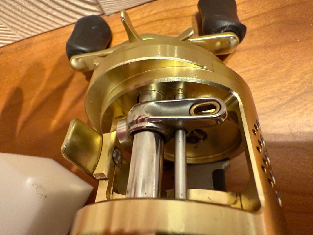 シマノ　01カルカッタコンクエスト100