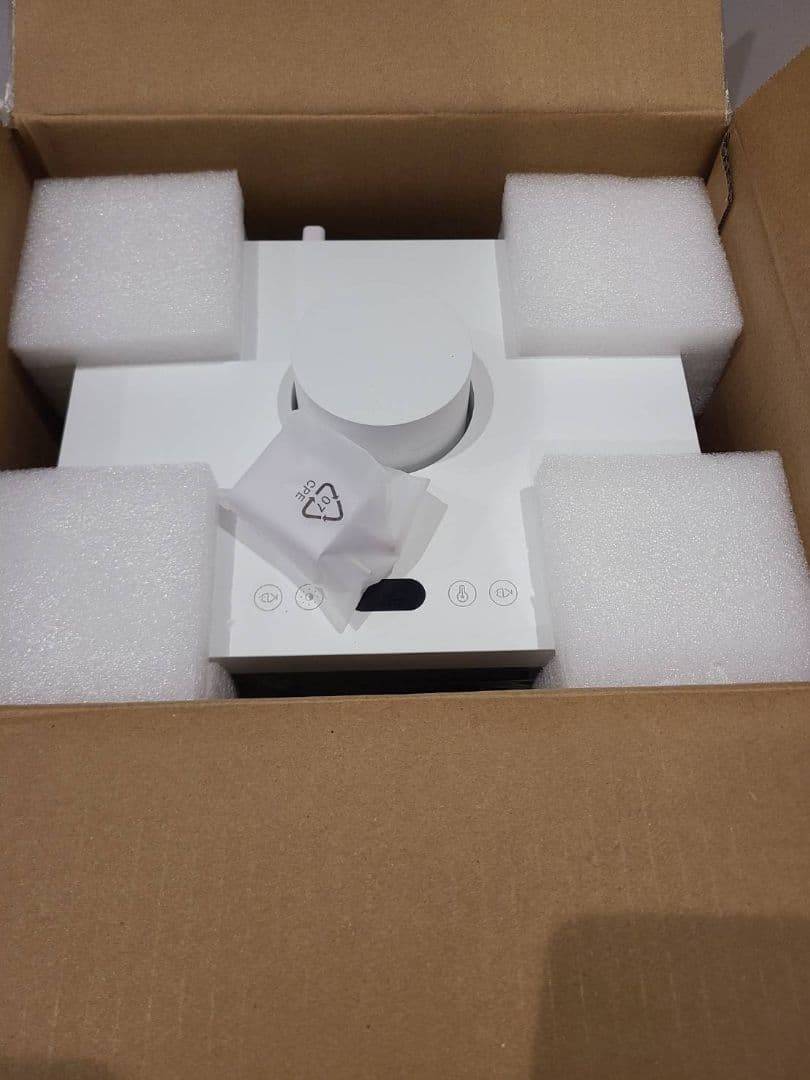 FiSH-α2 6.9L ホワイト　オールインワン水槽　ガラス水槽　スマホ連携