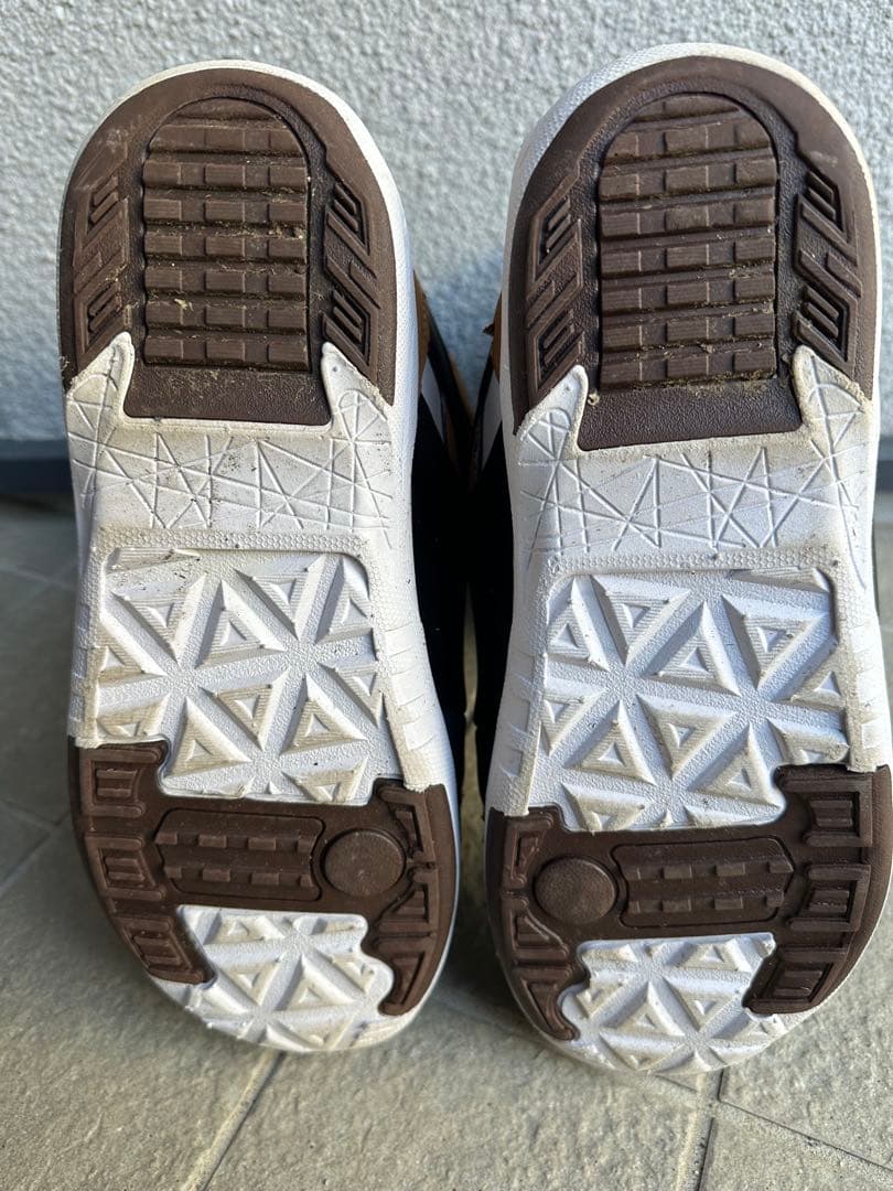 値引き中　スノーボードブーツ ダイヤル式ボア　ロシニョール