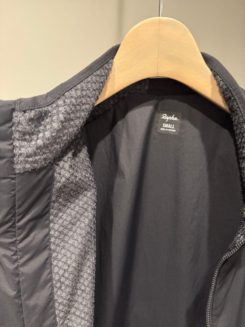 t*3様 【美品！】Rapha メンズ プロチーム インサレーテッド ジレ S