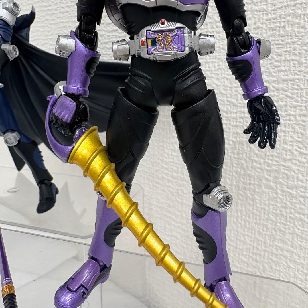 S.H.Figuarts 仮面ライダー王蛇&ナイト 2種セット