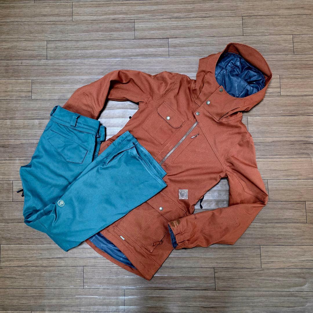 volcom上下セット　レディース　バラ売り可