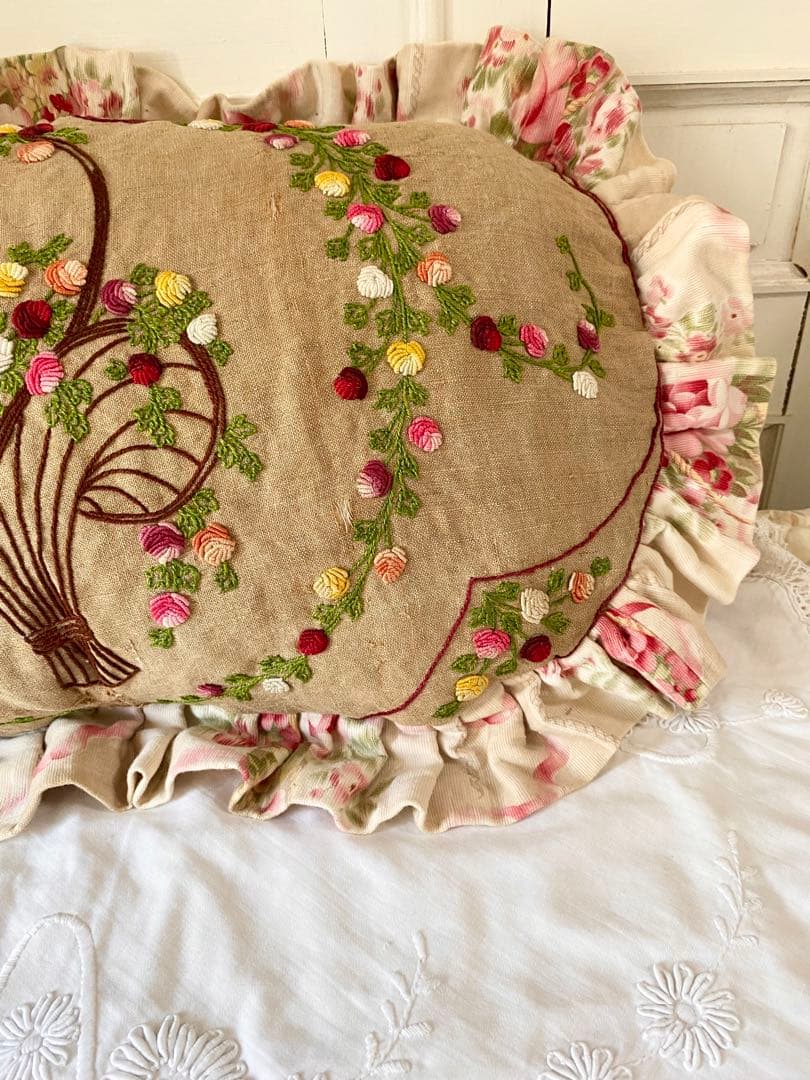 レア★アンティーク⭐︎フラワーバスケット ♪花かご刺繍クッション