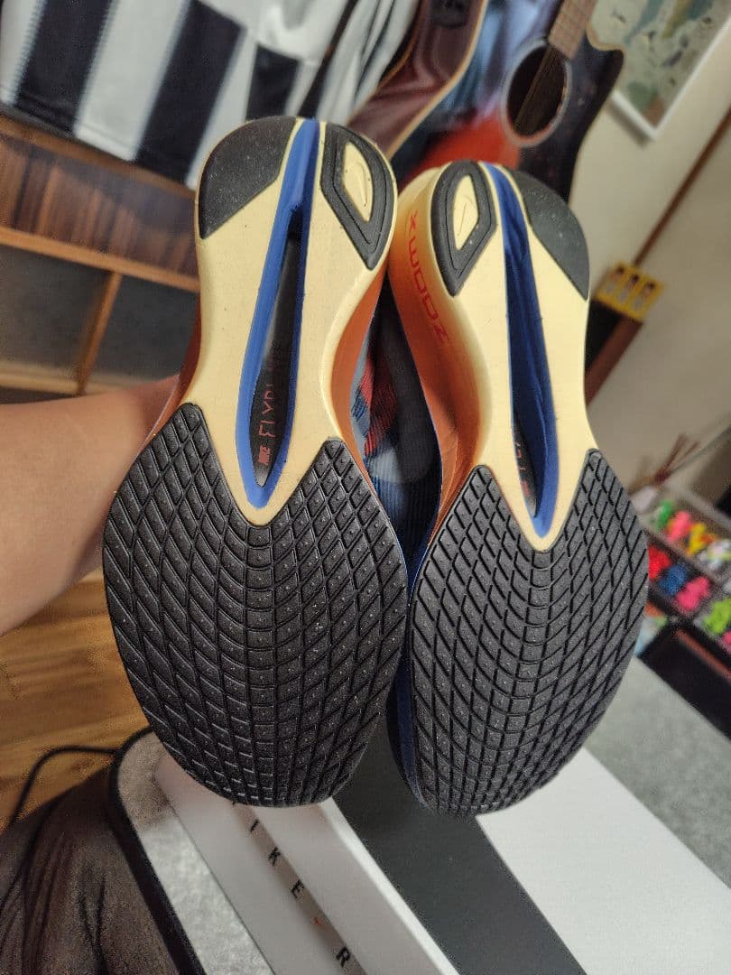 NIKE ヴェイパーフライ4 27.5cm