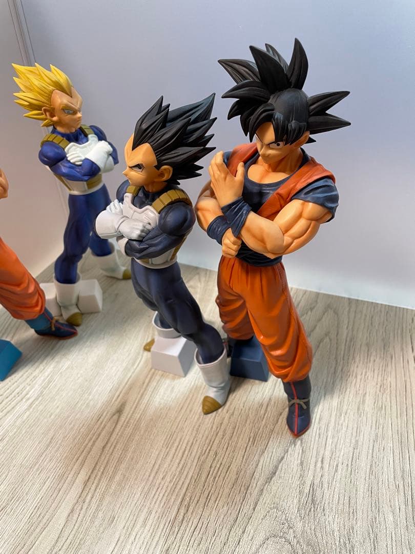 【美品】ドラゴンボール メモリーズ　フィギュア　孫悟空 ベジータ