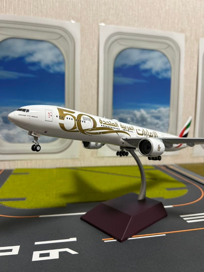 エミレーツ航空 UAE 50周年記念モデル B777 1/200