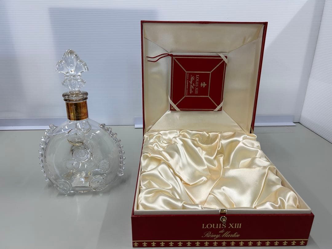Louis XIII レミーマルタン　空瓶　箱あり　バカラ 空き瓶　ルイ13世