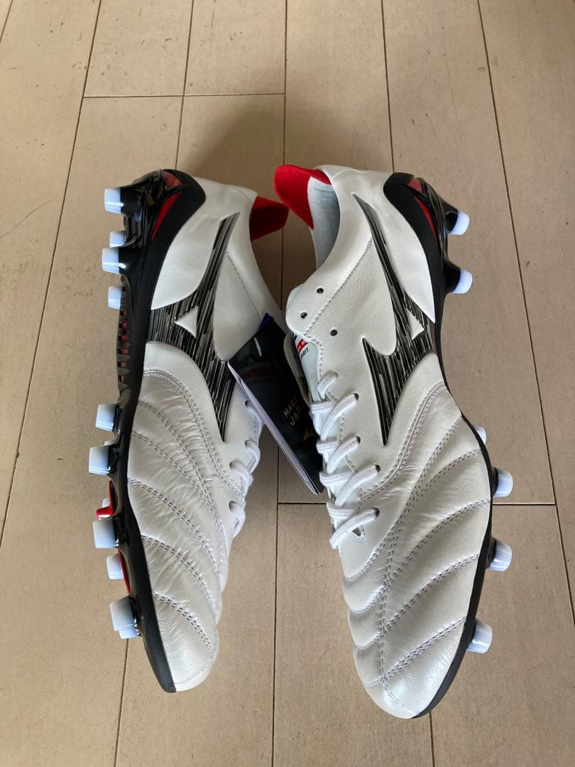 モレリアネオ4ジャパン　白　27.5㎝　新品。