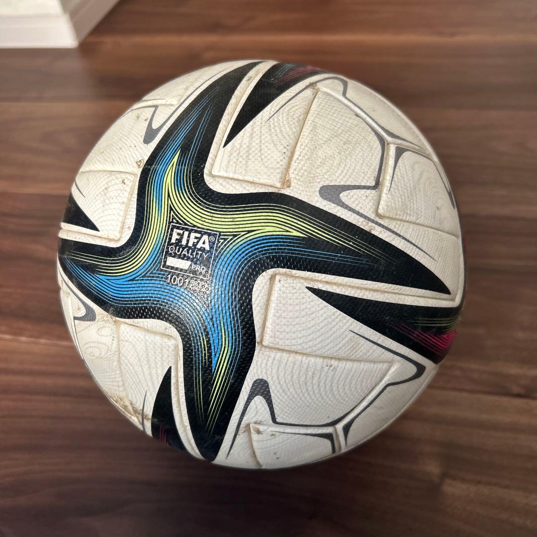 サッカーボール　アディダス