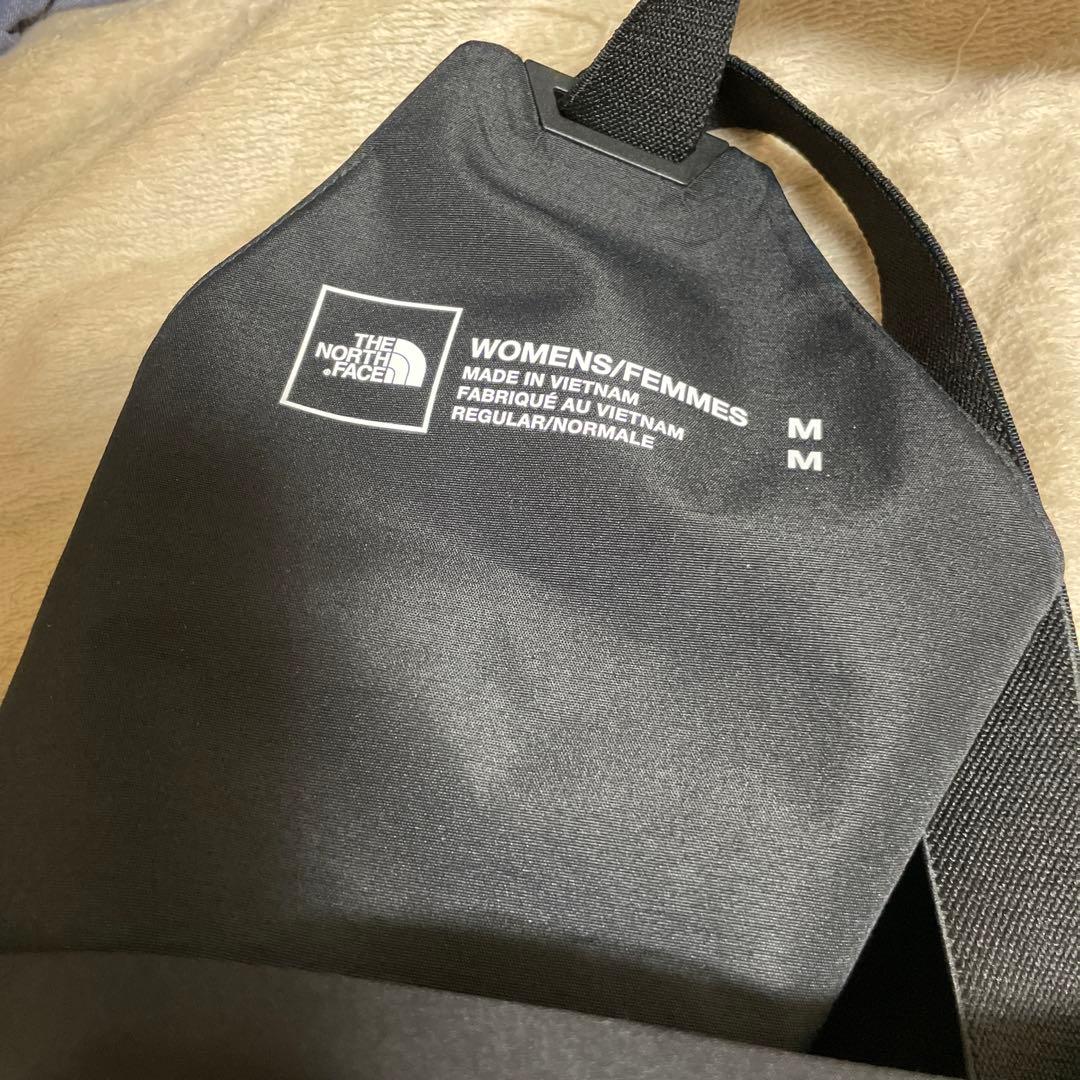 【新品、値下げ】The North Faceビブパンツ、US Mサイズ