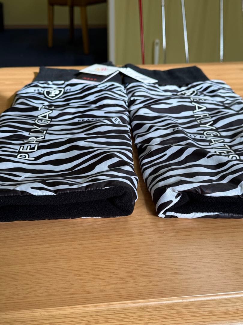 パーリーゲイツPEARLYGATES レッグウォーマーゼブラ柄