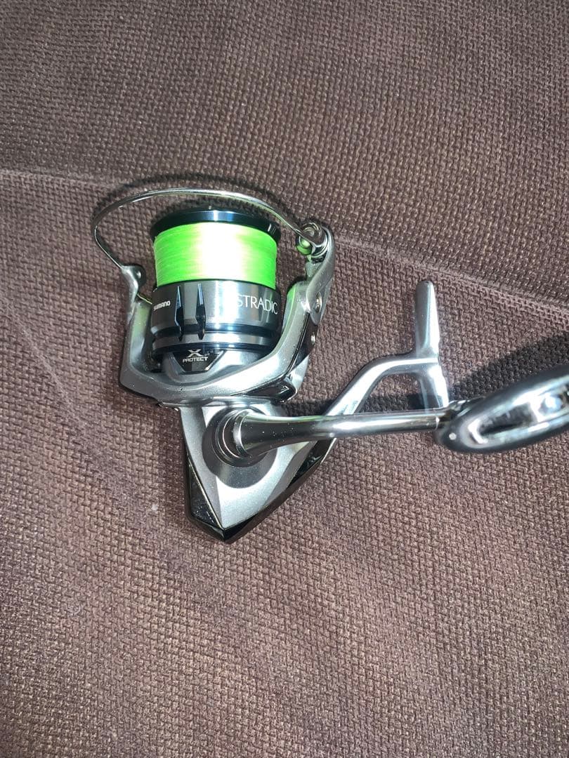 SHIMANO STRADIC C3000HG スピニングリール
