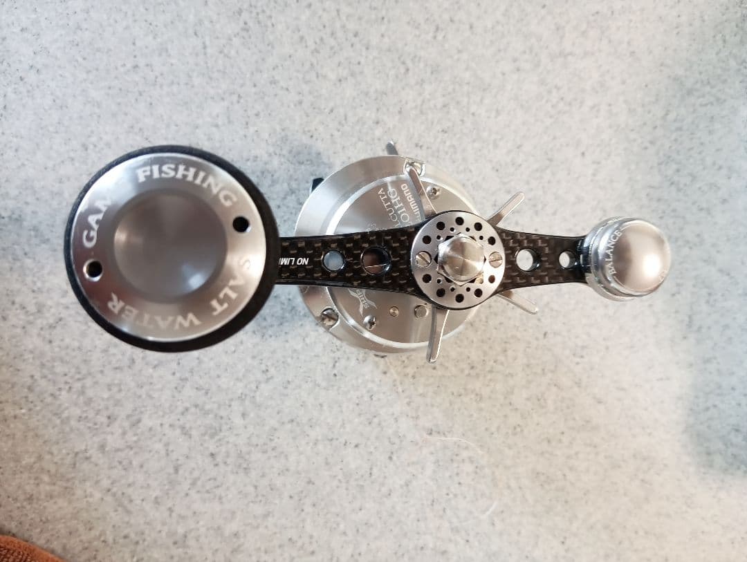 シマノ ベイトリールOCEA カルカッタ201HG　ハンドルはレアです!