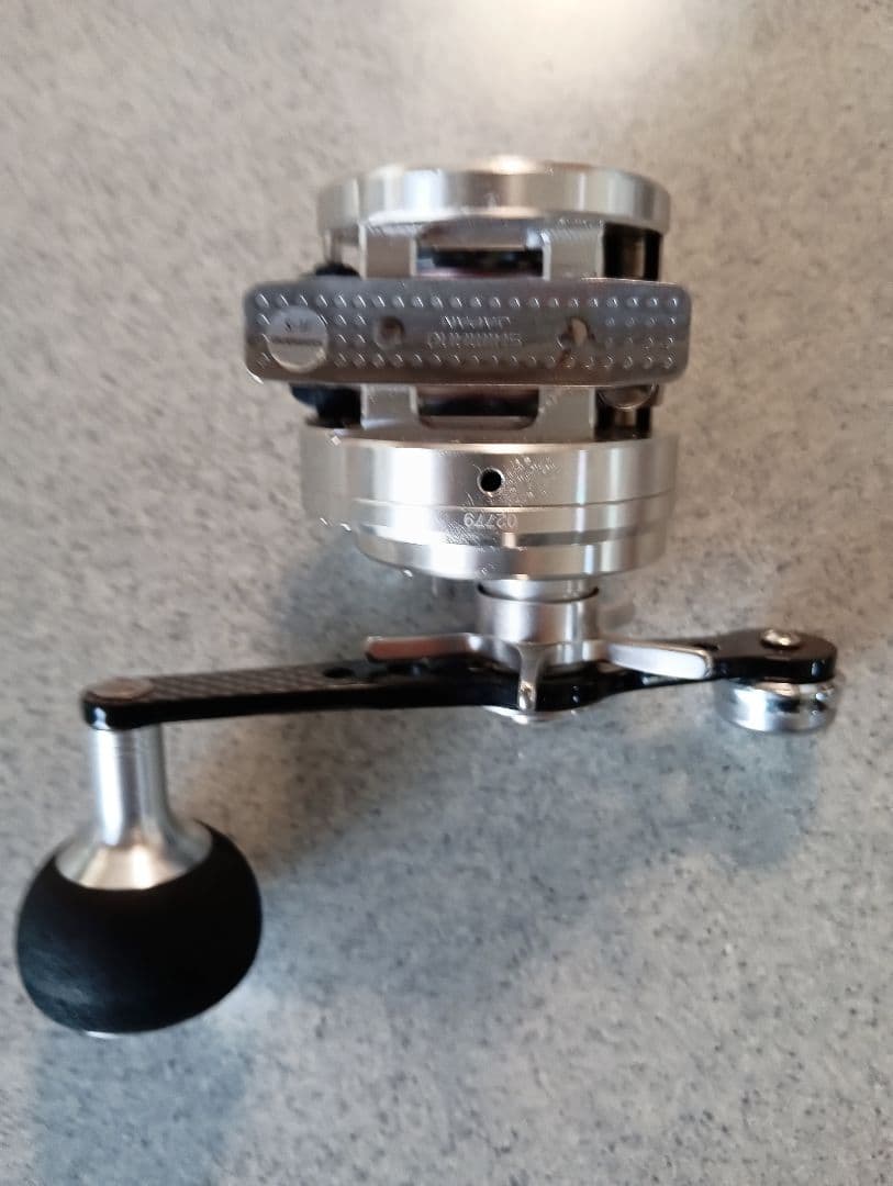 シマノ ベイトリールOCEA カルカッタ201HG　ハンドルはレアです!