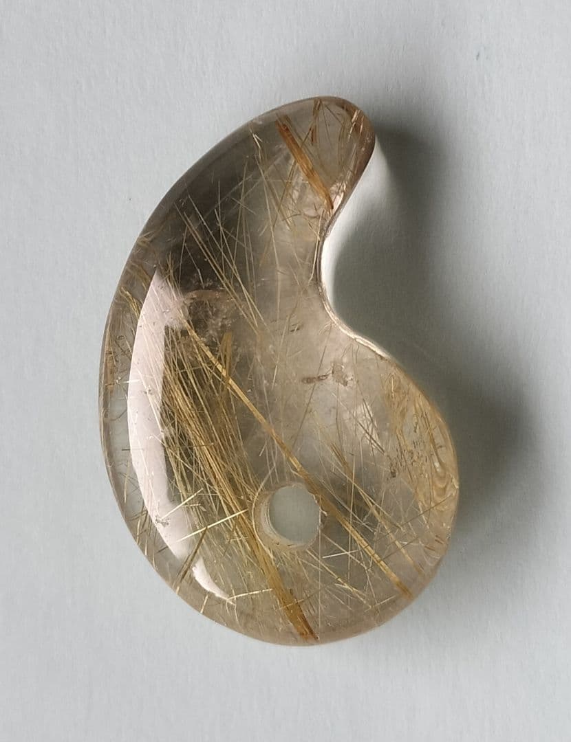 ルチル水晶 ルチルクォーツ 勾玉