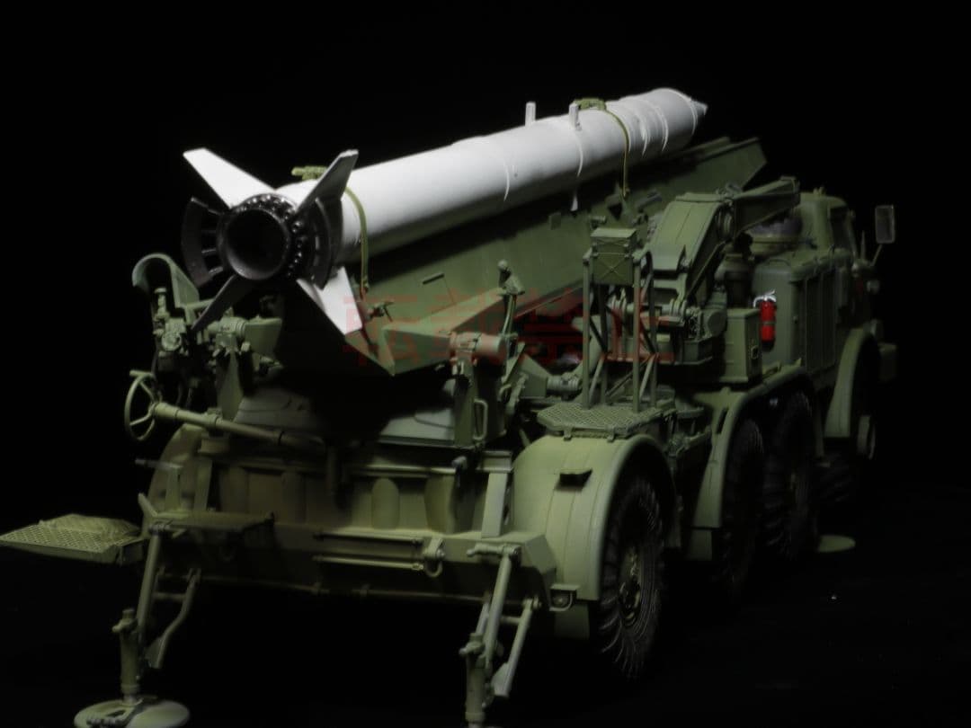 【完成品】 1/35 ソビエト軍 ルーナM 戦術弾道ミサイル トランペッター