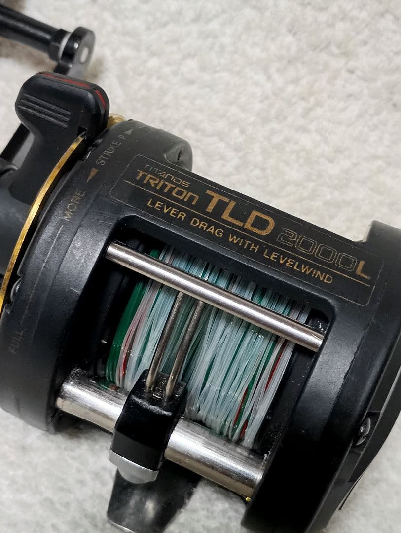 シマノトリトンTLD2000Lレバードラグ両軸リール